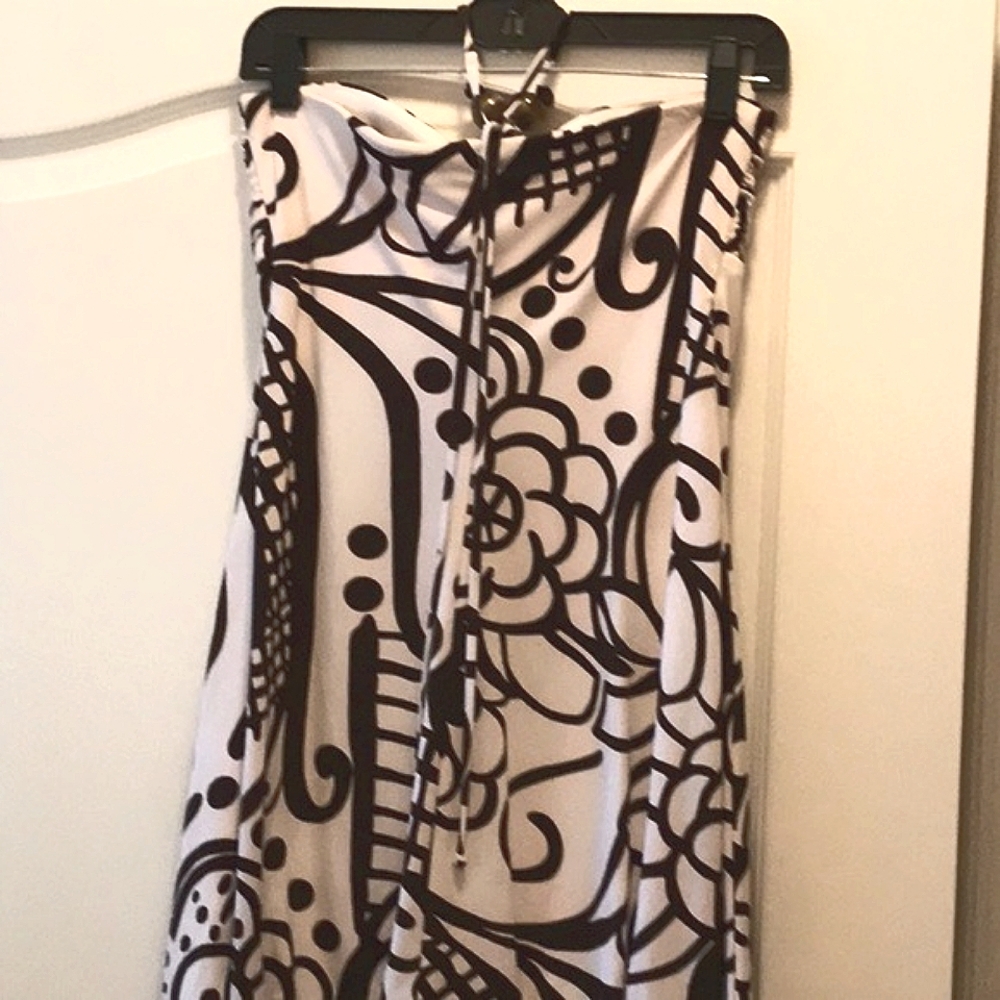 White and dark brown abstract pattern halter dress - Picture 3 of 5